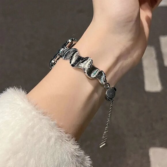 Apple Watch Band Adjustable Slim Stylish Strap Silver Stainless Chain - Silver - Picture 4 of 5